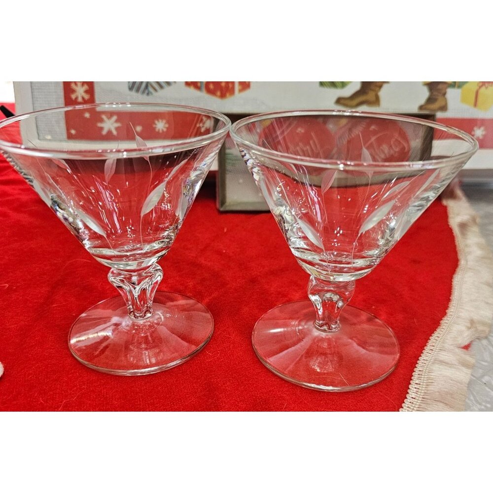 2 Libbey Simplicity Cocktail Wine Glasses 4.25" botanical leaves 5oz vtg midcent